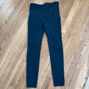GapFit Maternity Blackout 7/8 Leggings, size XS